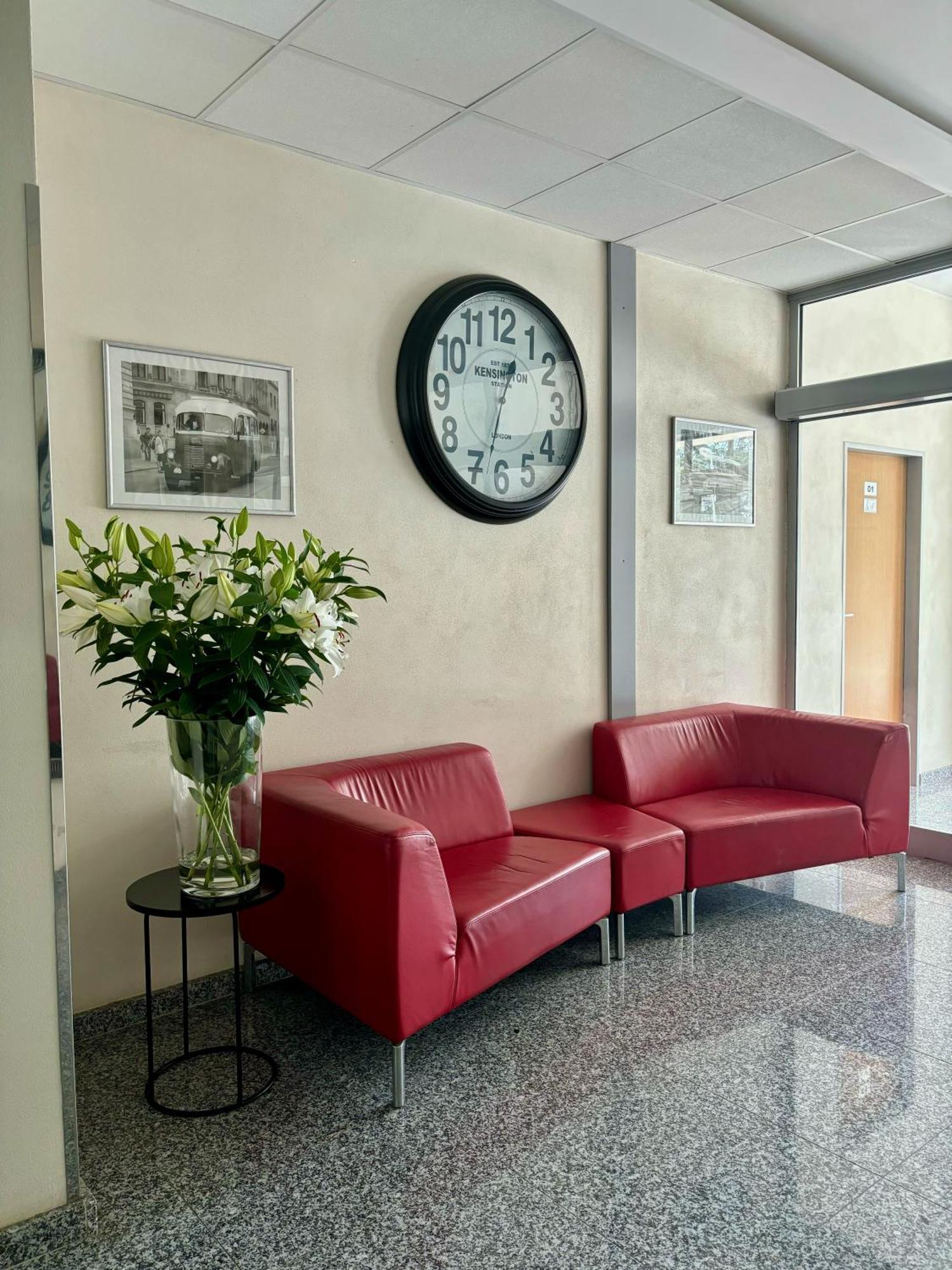City Hotel B&B, Reception 24 7, 800M Od-From R1, Free Parking Banská Bystrica Extérieur photo