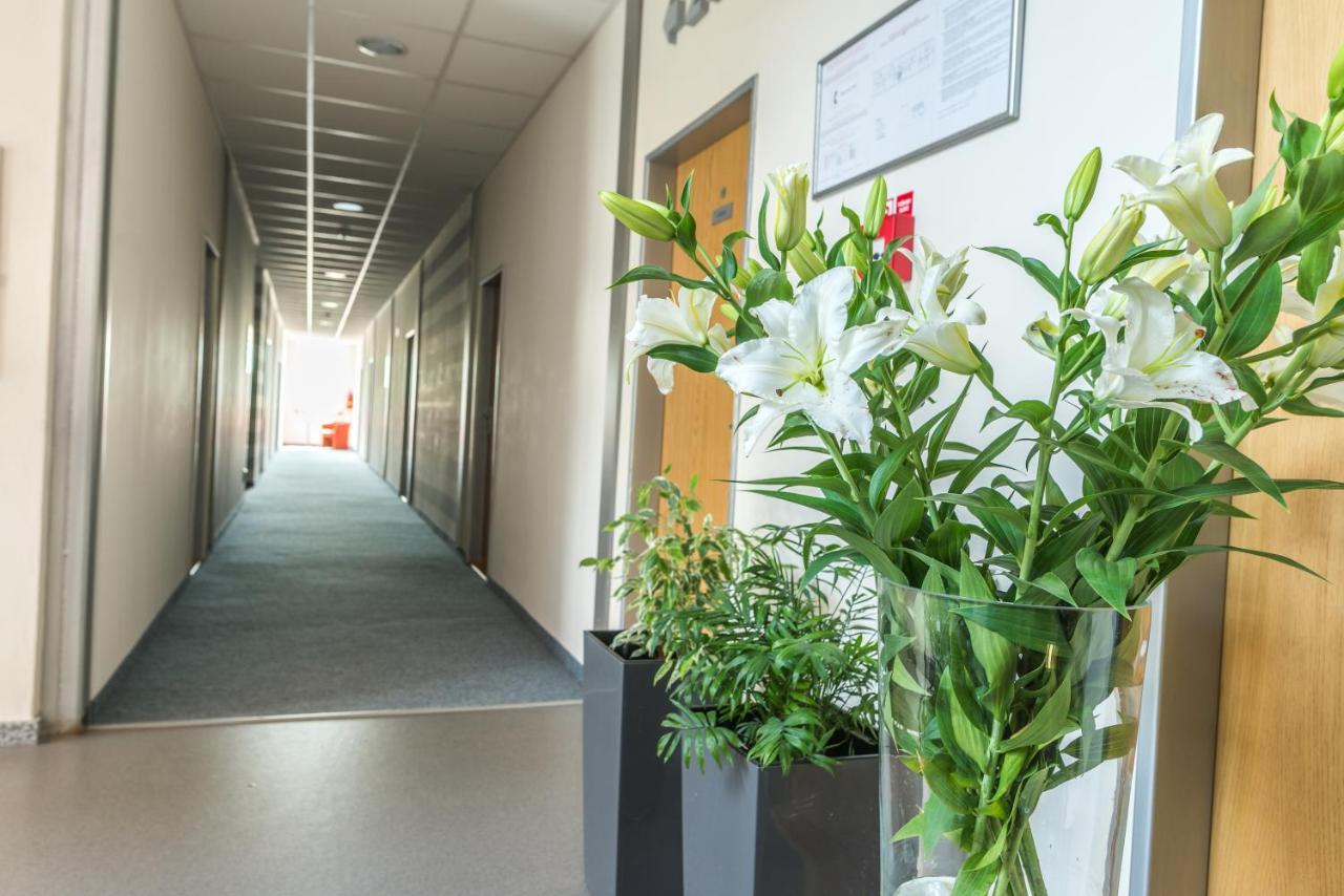 City Hotel B&B, Reception 24 7, 800M Od-From R1, Free Parking Banská Bystrica Extérieur photo