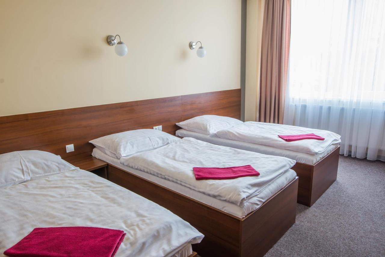 City Hotel B&B, Reception 24 7, 800M Od-From R1, Free Parking Banská Bystrica Extérieur photo
